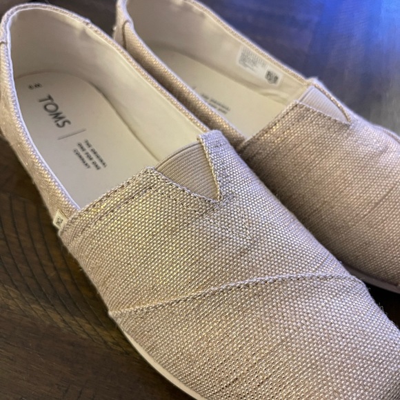 Brand new TOMS, Womens size 9. - Picture 2 of 6